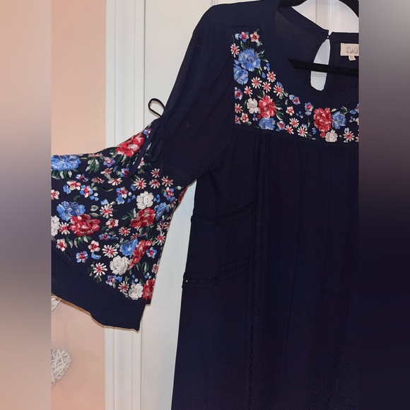 RAHICALI EMBROIDERED DRESS - Picture 6 of 7